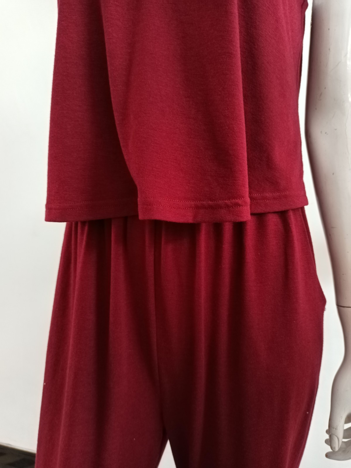 2020 New Women's knitted casual fashion jumpsuit with suspenders in solid color