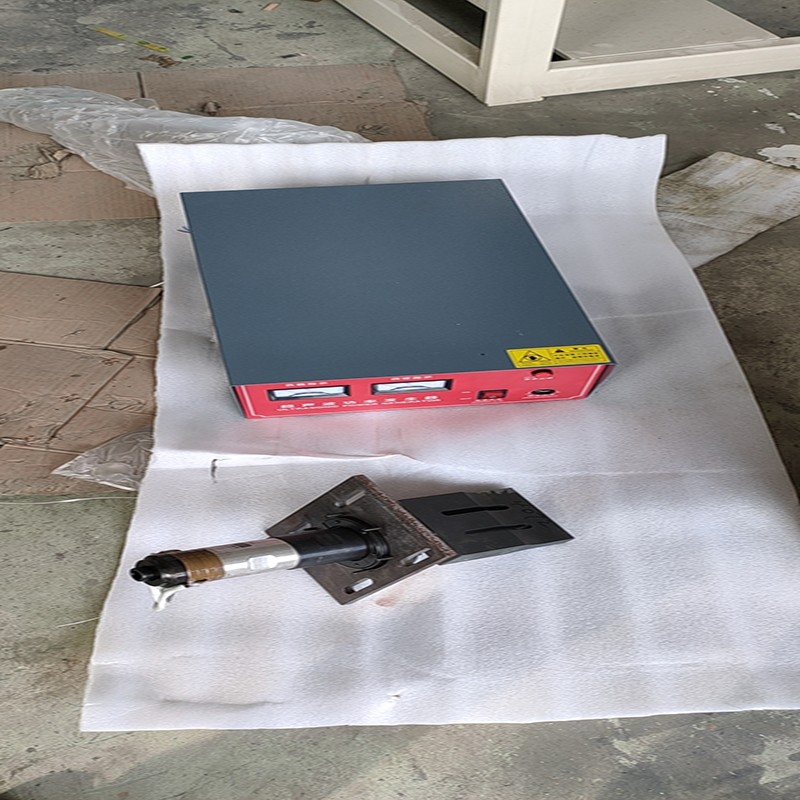 Disposable mask slicing machine for civilian masks and medical masks