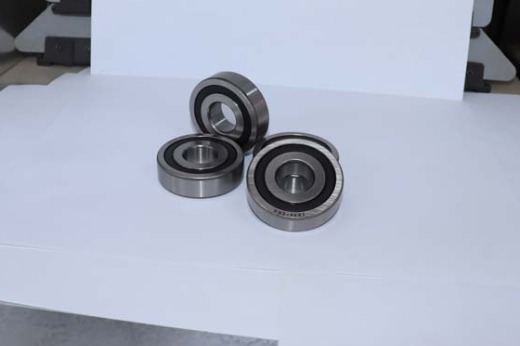 Low Noise Single Row Deep Groove Ball Bearing 1658 ZZ-2RS Simple Structure