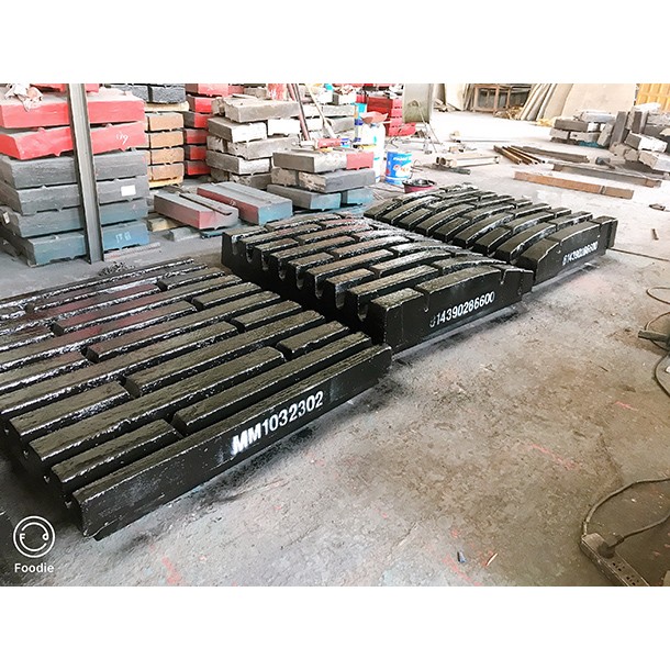 High manganese steel ultra-manganese steel jaw crusher jaw plate edge plate lining plate