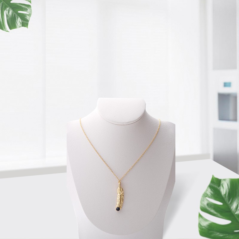 Romeo feather Necklace