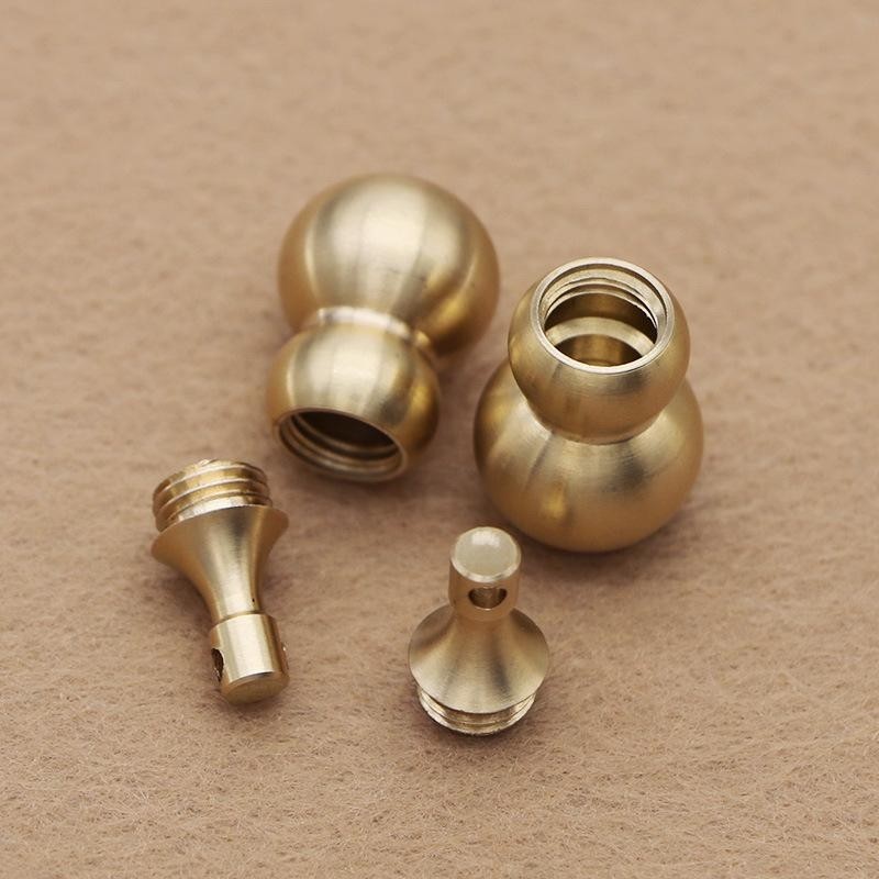 Handcrafted brass gourd key chain to ward off evil fortune and transport amulet portable ornaments