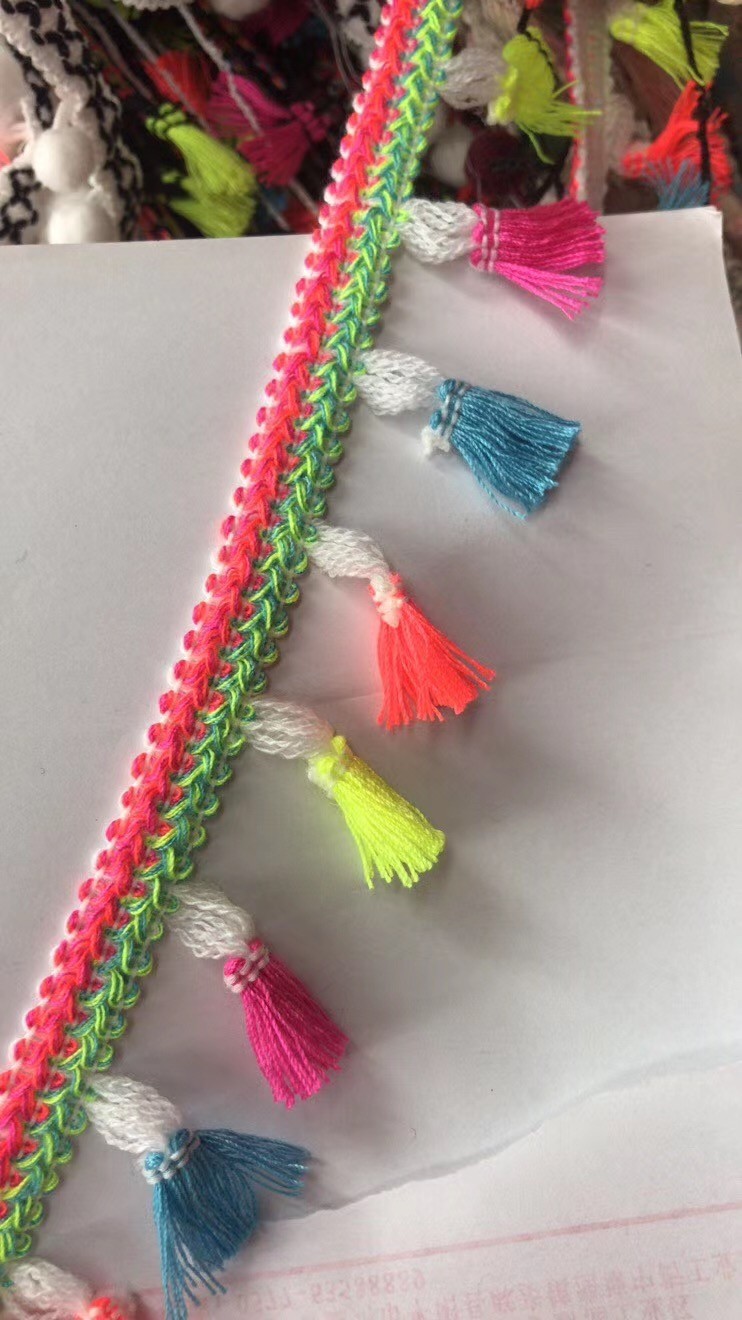 Cotton thread tassel lace