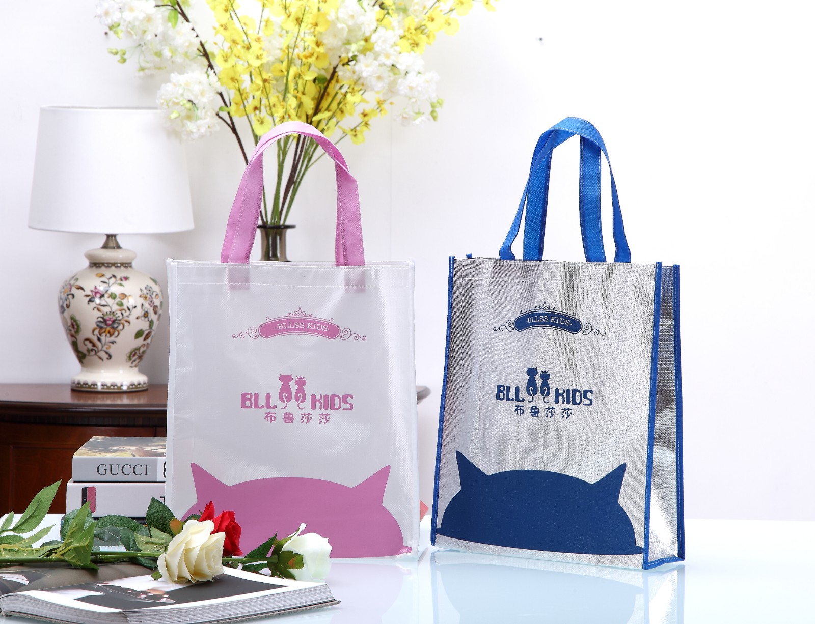 Non-woven cloth tote clothing store packing bags Shopping gift bags advertising bags wholesale customizable