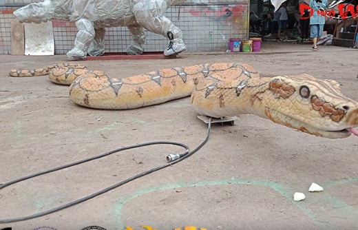 huge real like animatronic snake boa model