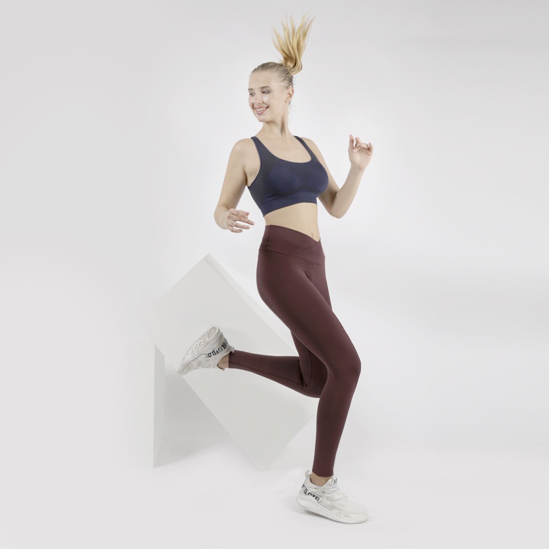 Gather back yoga suit + skin-friendly sports vest