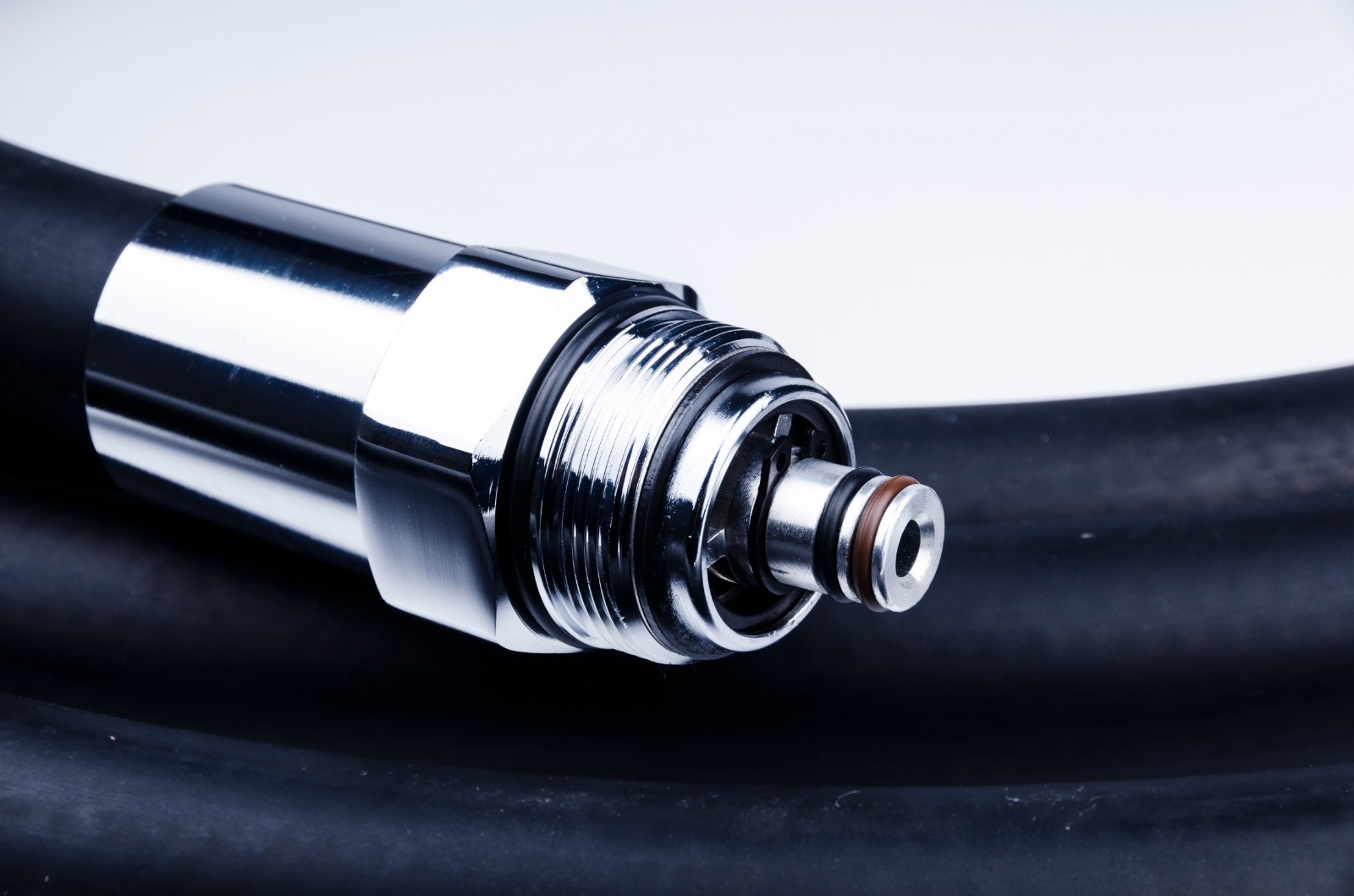 Oil and gas recovery hose assembly + refueling machine parts + oil and gas recovery pipe is a kind of oil and gas reverse coaxial hose.