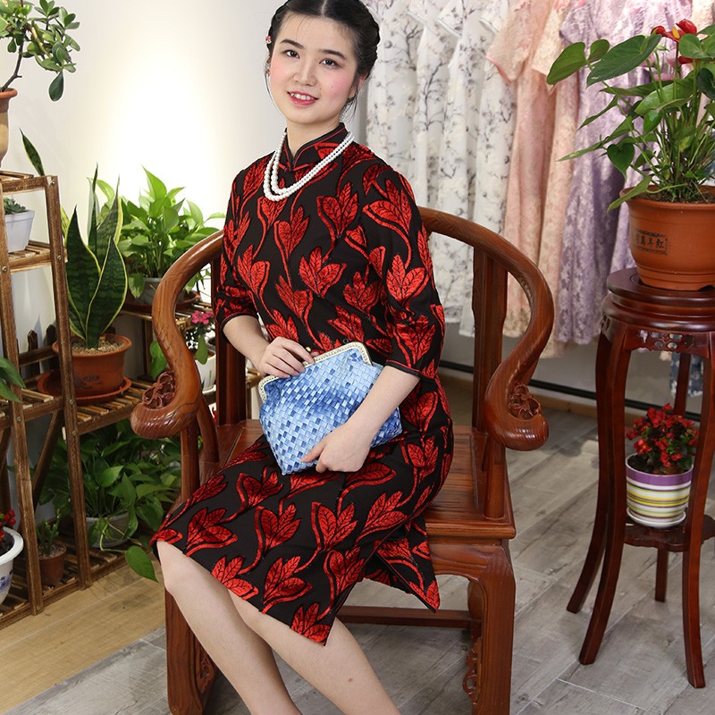 Velvet Cheongsam with seven-minute sleeves