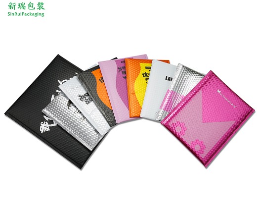 Metallic bubble mailer