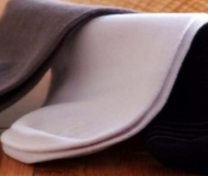 Bamboo fiber men's socks are thick