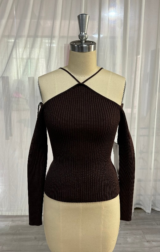 Sweaters, knitwear, women's suspenders, off-the-shoulder tops Slim and sexy