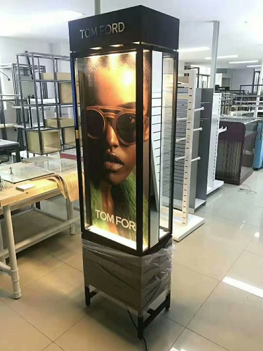 Custom high-end Eyeglass Display fixture | shopfitting