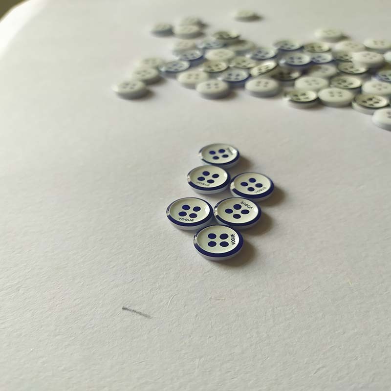 High-end spray paint laser resin buttons customized shirt shirt buttons Y01