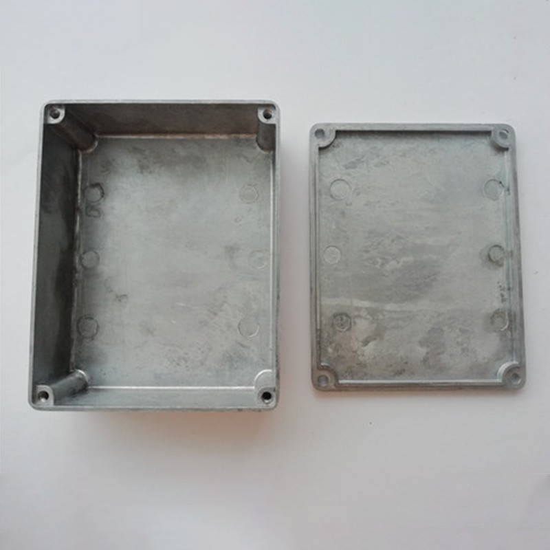 Aluminum alloy accessory case for guitar electronics