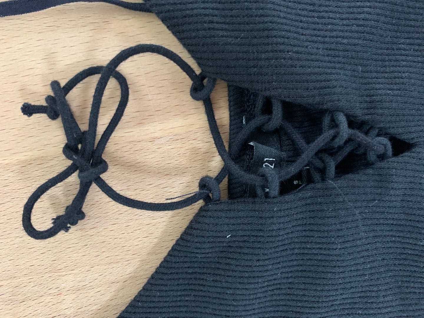 Condole belt vest is simple and comfortable with sex appeal