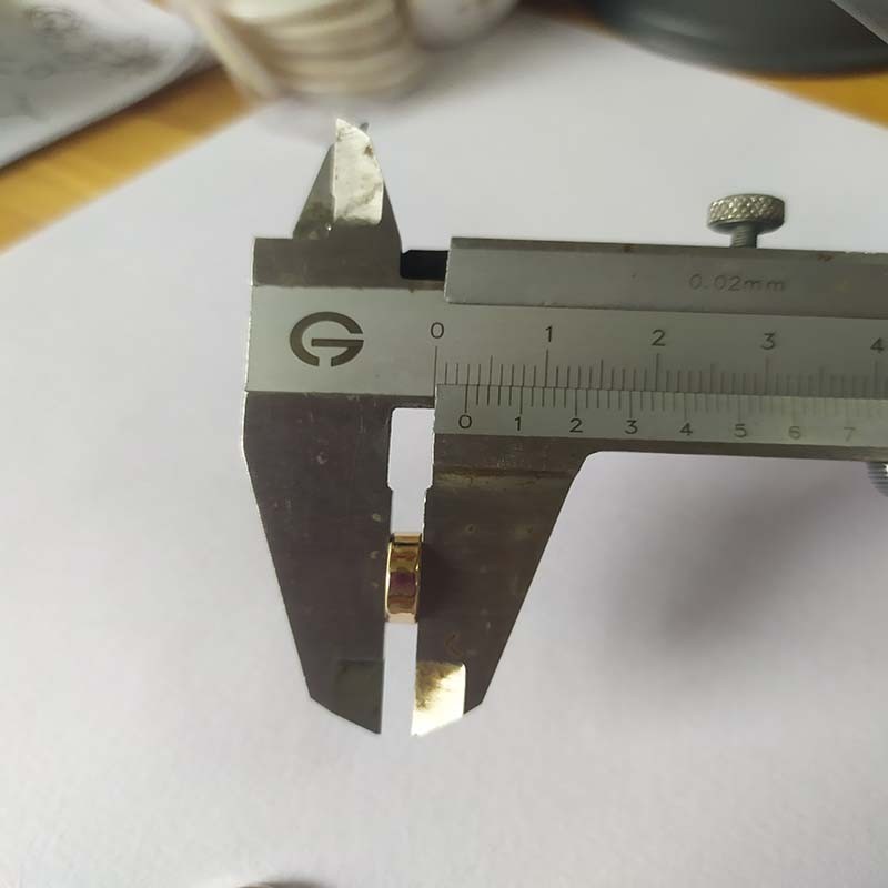 Stylish resin double-sided UV plated buttons with pearl four-eye shirt T-shirt buttons Y08