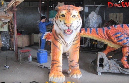 Animatronic animal indoor simulation model with sound