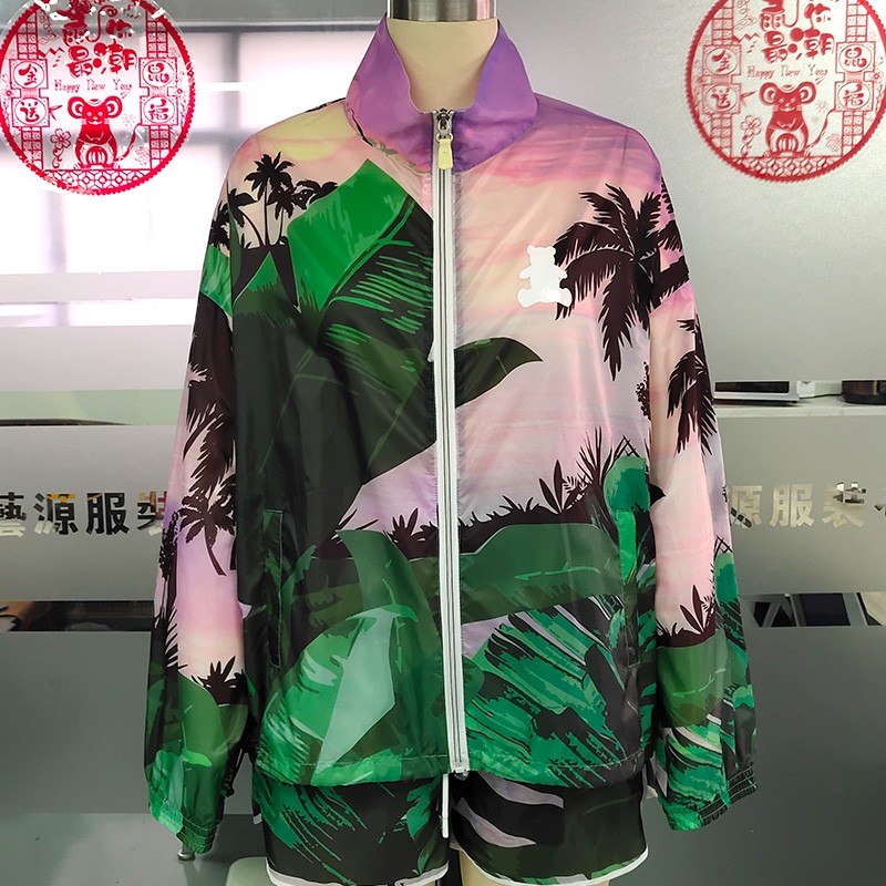 Functional sunscreen suit