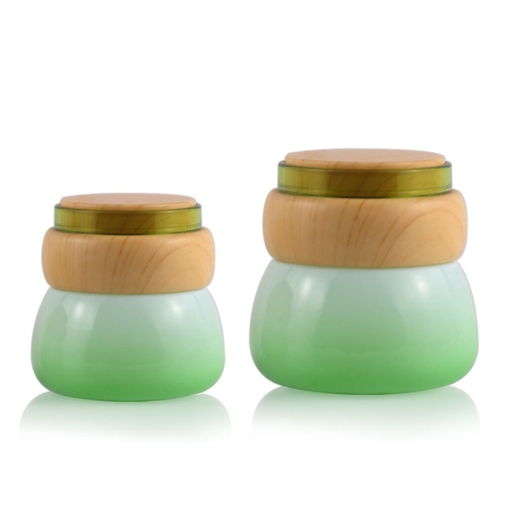 Fashionable Fancy 50Ml Green Cosmetic Glass Cream Jar With Wood Grain Cover 