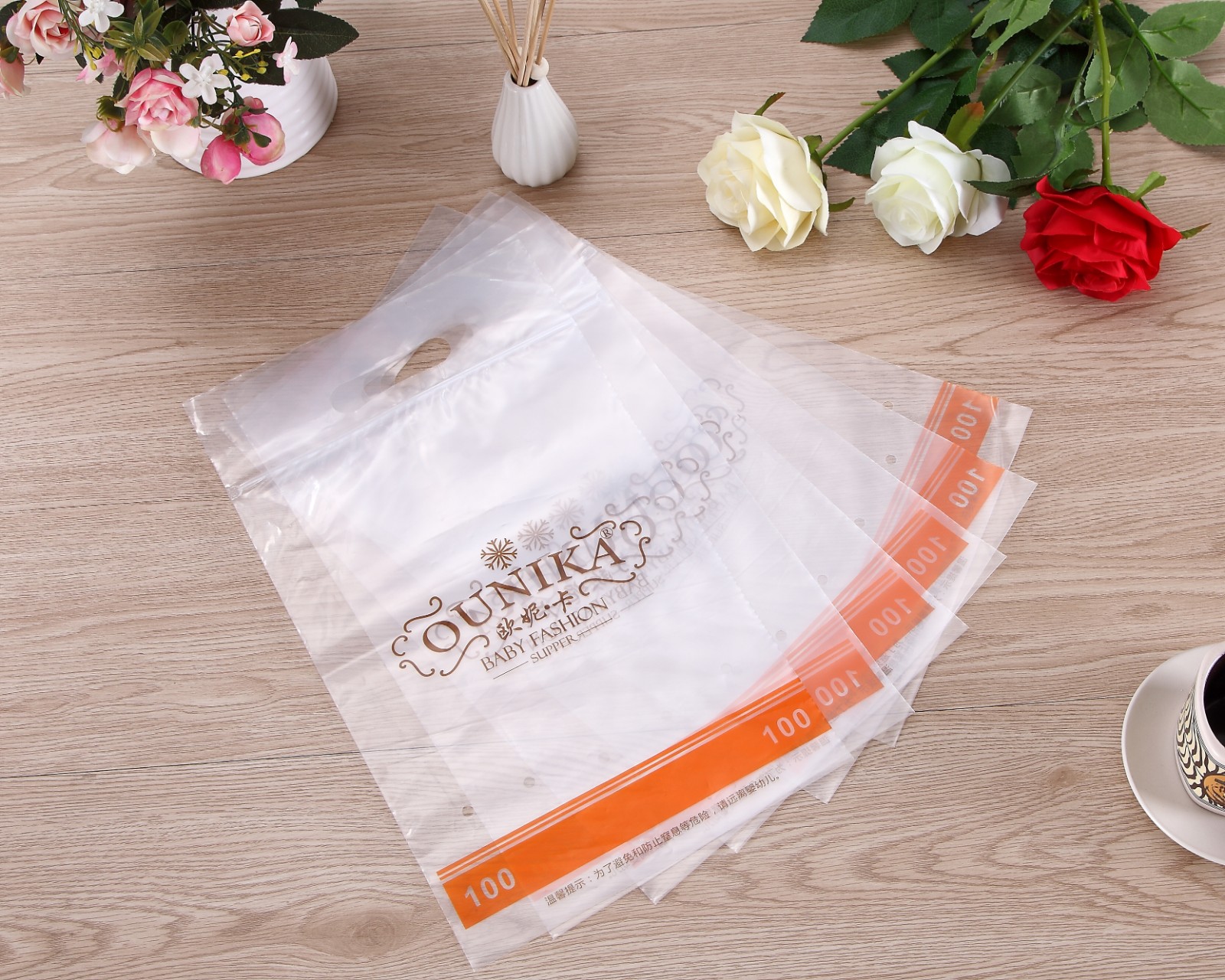 Polythene plastic bag stick bone bag zipper bag wholesale can be customized