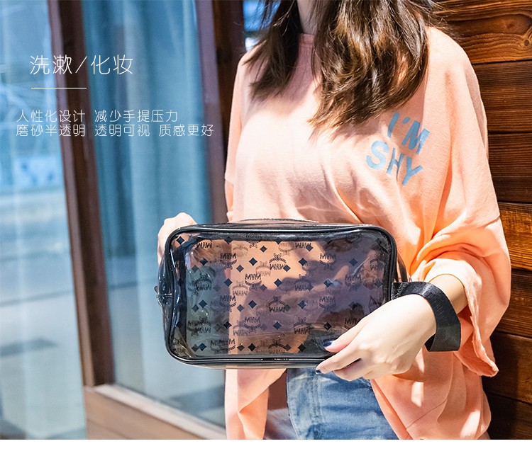 Makeup bag/toiletry bag Geometric design strapless hand bag