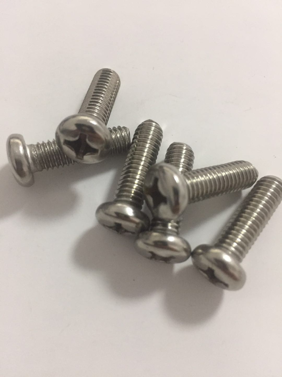 Stainless steel cross head screw