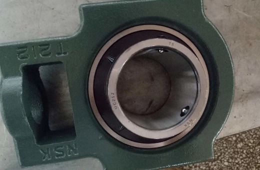 Chemical Machinery Parts Steel Pillow Block Bearings 35mm Inner Ring Diameter UCP207