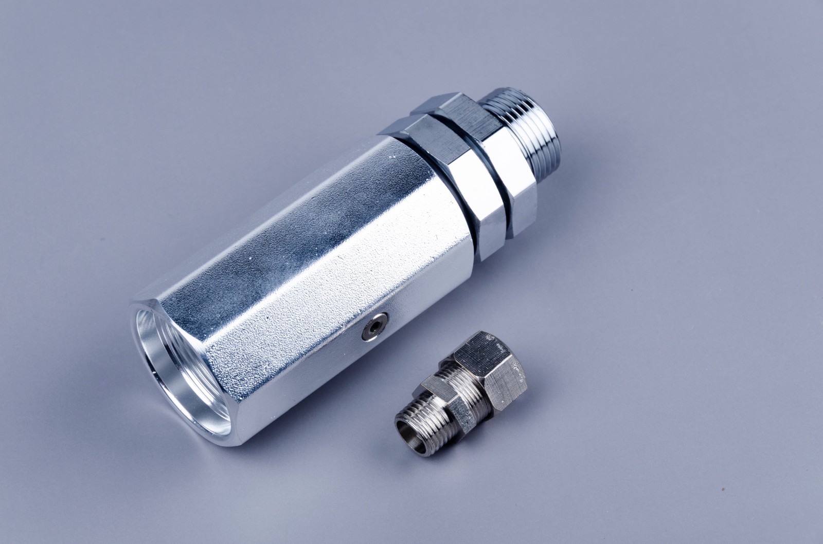 Oil and gas separation valve + tanker accessories + generally installed in the tanker top, through this valve to separate the oil and gas road.