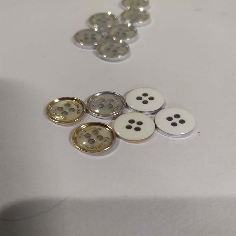 High grade resin casual shirt buttons UV laser plating fashion coat T-shirt with four eye buttons Y05