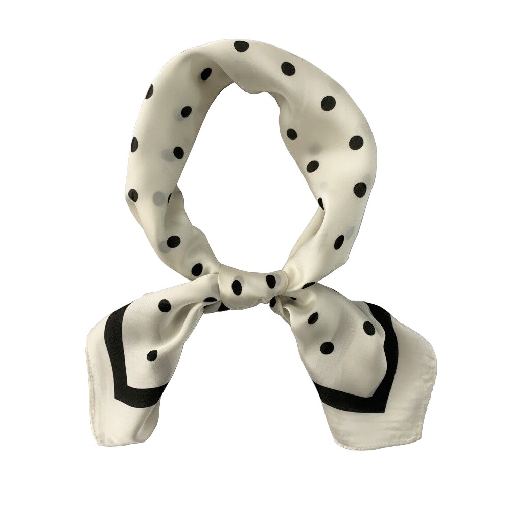 Janaive square, small square is to match the appropriate dress to show the elegance