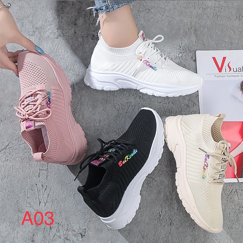 2020 summer new flying net surface versatile breathable light soft soles running casual sports shoes