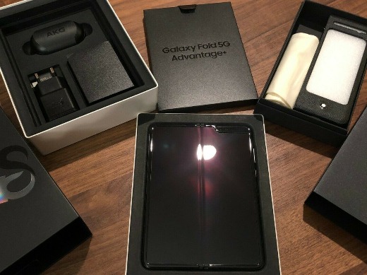 Samsung Galaxy Fold 5G - 512GB - Cosmos Black (Unlocked) Mont Blanc