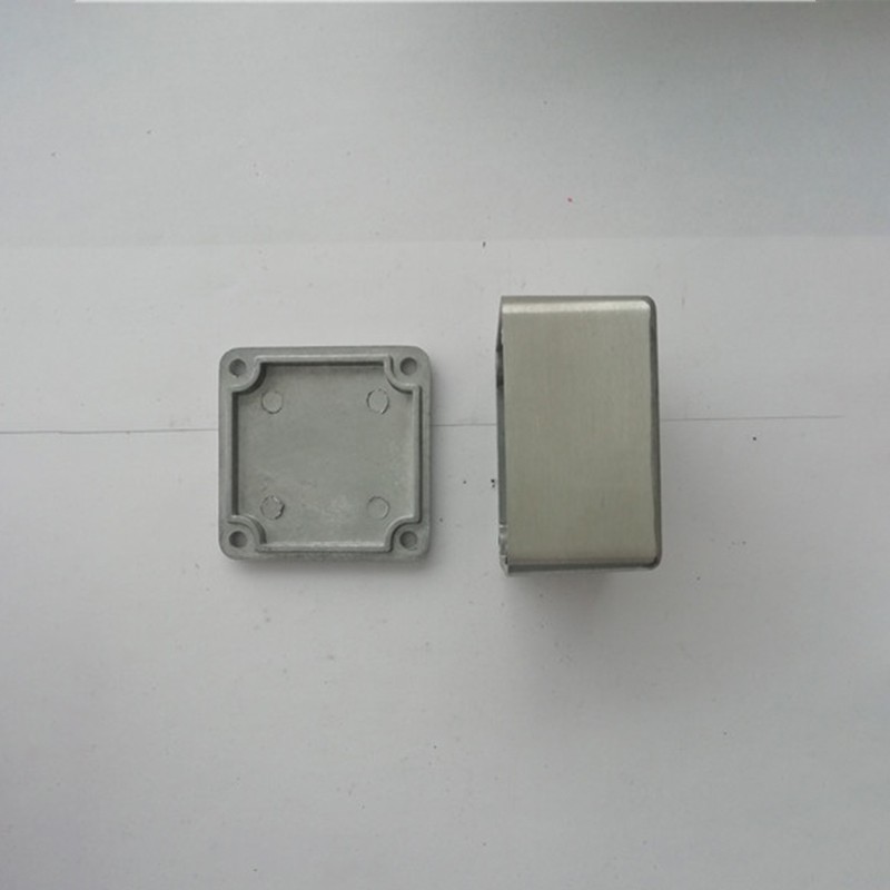 Aluminum alloy accessory case for guitar electronics